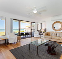2 'The Pelicans' 53 Soldiers Point Road - ground floor unit on the waterfront