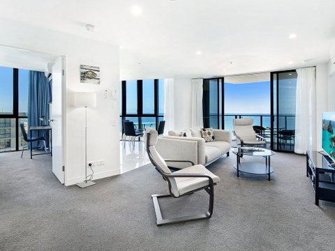2 Bedroom Ocean View Apartment In Surfers Paradise - Geraldton Accommodation 0