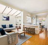 2-Bed House With Patio Near Bars and Restaurants - Geraldton Accommodation