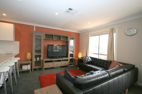2/17 Jillamatong Street - Geraldton Accommodation 0