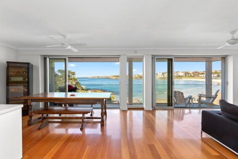 Beachfront Luxury 3 Beds With Ocean View Balcony - Geraldton Accommodation 2