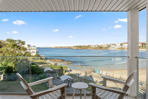 Beachfront Luxury 3 Beds With Ocean View Balcony - Geraldton Accommodation 3