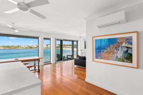Beachfront Luxury 3 Beds With Ocean View Balcony - Geraldton Accommodation 1
