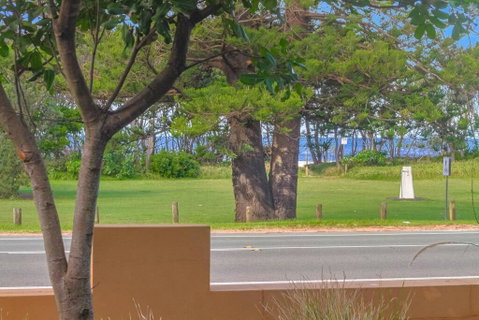 Beachside Bliss On Marine - 3BR Apartment By UHoliday - Geraldton Accommodation 1