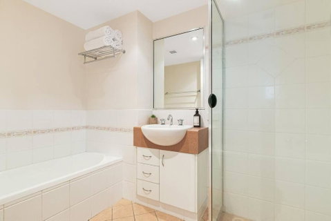 Beachside Bliss On Marine - 3BR Apartment By UHoliday - Geraldton Accommodation 4