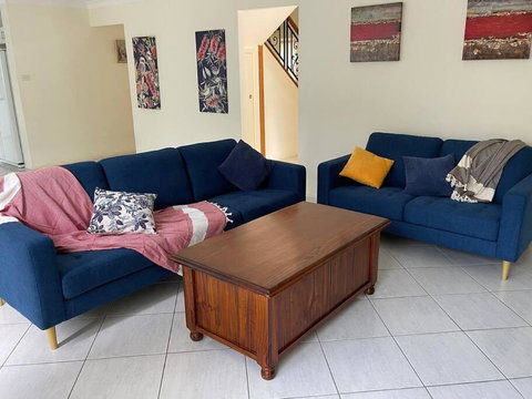 Beautiful 5 Bedroom House In Jervis Bay - Geraldton Accommodation 3