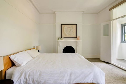 Beautiful & Ultra Convenient 4-bdrm Terrace - Geraldton Accommodation 1