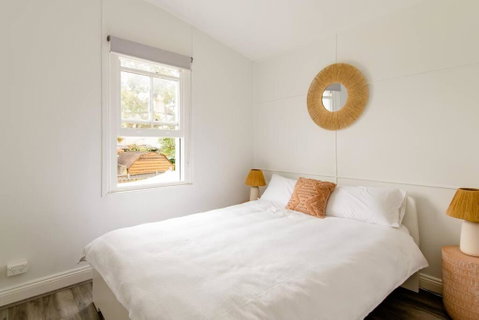 Beautiful & Ultra Convenient 4-bdrm Terrace - Geraldton Accommodation 2