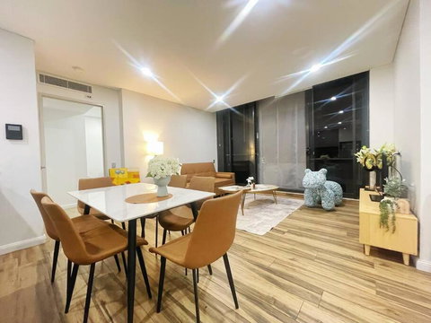 Beautiful Modern Massive 3 BR APT In Rosebery - Geraldton Accommodation 0