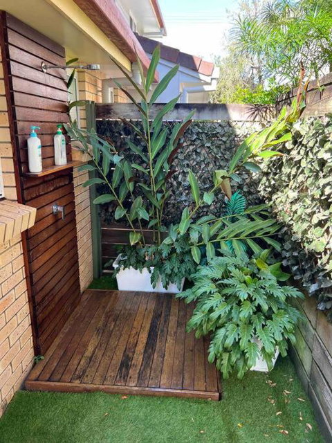 Beach Life - 3 Bedroom Duplex, 80 Steps To Mermaid Beach - Geraldton Accommodation 2
