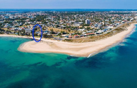 Beachfront Family Favourite Home With Pool & Views - Geraldton Accommodation 4