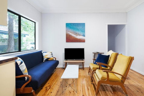 Beach Shack Semi Detached, 2 Min Walk To Beach-Lilly Pilly - Geraldton Accommodation 0