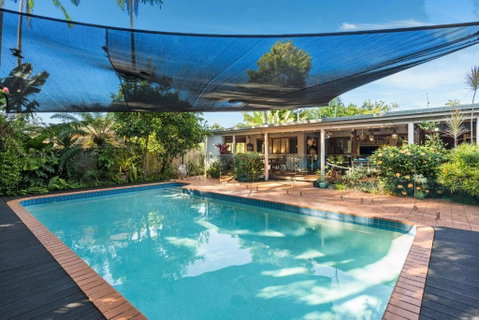 Belle Escapes Tropical Haven Holiday Home Palm Cove - Geraldton Accommodation 4