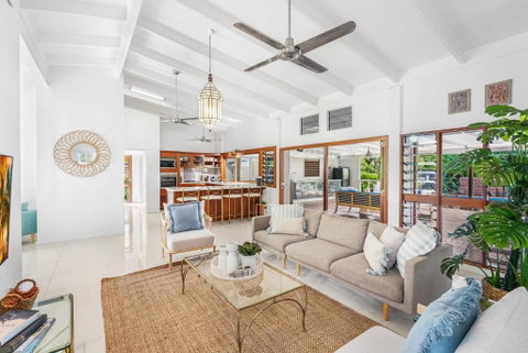Belle Escapes Tropical Haven Holiday Home Palm Cove - Geraldton Accommodation 1