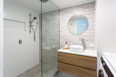 Beautifully Renovated Maroochydore Beach Apartment - Geraldton Accommodation 1