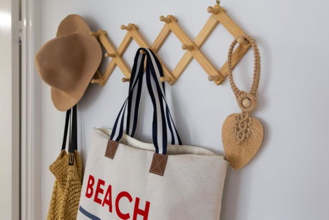 Beautifully Renovated Maroochydore Beach Apartment - Geraldton Accommodation 2