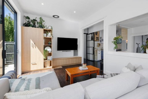 Bellarine Cottage- Central Geelong, Parking, 2 Bedroom, 2 Bathroom - Geraldton Accommodation 4