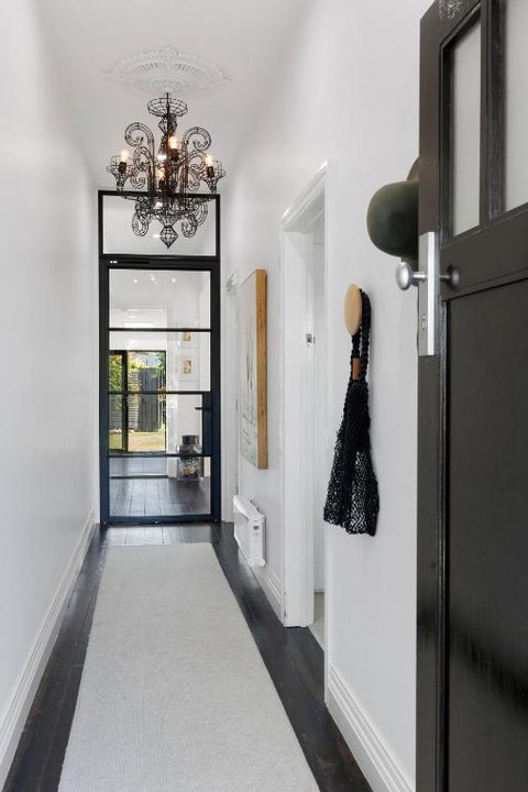 Bellarine Cottage- Central Geelong, Parking, 2 Bedroom, 2 Bathroom - Geraldton Accommodation 2