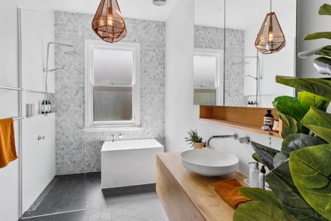 Bellarine Cottage- Central Geelong, Parking, 2 Bedroom, 2 Bathroom - Geraldton Accommodation 1