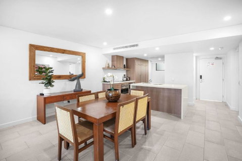 Belle Escapes 417 Penthouse Luxury Suite In Palm Cove - Geraldton Accommodation 2