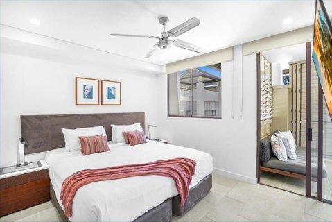 Belle Escapes 417 Penthouse Luxury Suite In Palm Cove - Geraldton Accommodation 3