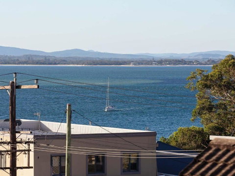 Bellevue, 7 4 Donald Street - Renovated Unit With Air Con And Wi-Fi With Views & Central To CBD - Geraldton Accommodation 4