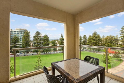 Belle Escapes - Glenelg Seaside Family Stay - Geraldton Accommodation 1