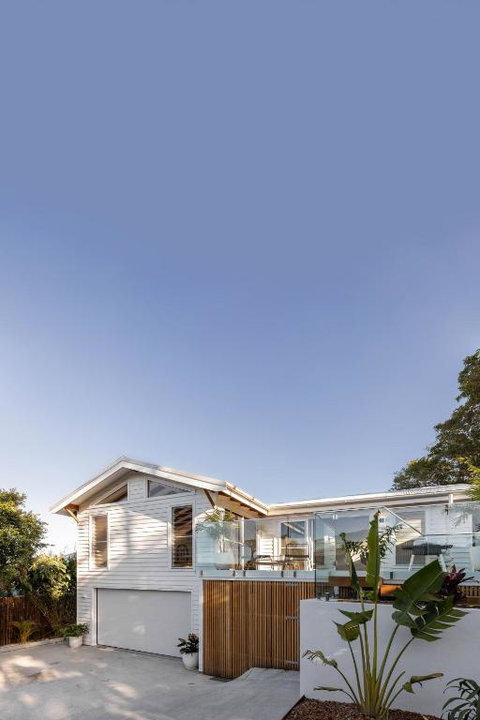 Blackbutt House - Luxe Retreat With Pool And Sauna - Geraldton Accommodation 3