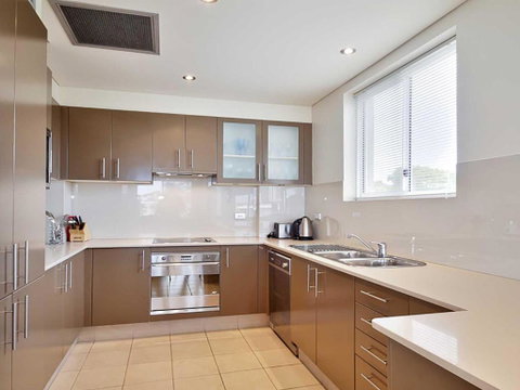 Carrington, 8 15 Government Road - Spacious Unit With Air Conditioning, Lift, Secure Parking And Close To Town - Geraldton Accommodation 2