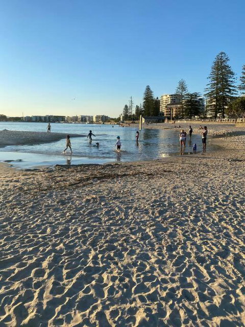 BYO Kids! Family Unit In The Heart Of Kings Beach - Geraldton Accommodation 1