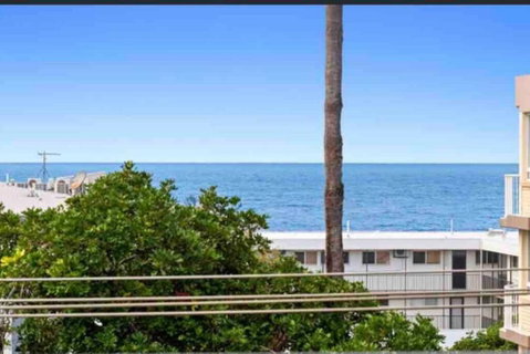BYO Kids! Family Unit In The Heart Of Kings Beach - Geraldton Accommodation 4