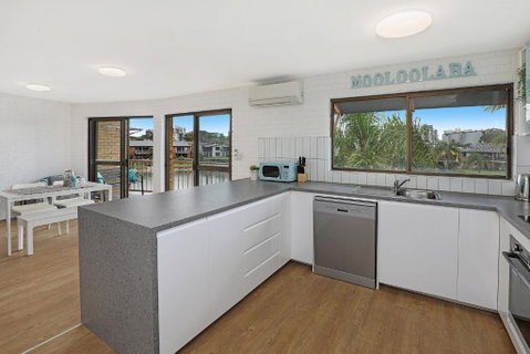 CANAL7-ON THE MOOLOOLABA CANAL! - Geraldton Accommodation 1