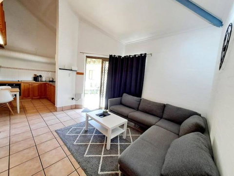 Carras Loft Villa Near The Sea Sleeps 5 - Geraldton Accommodation 2