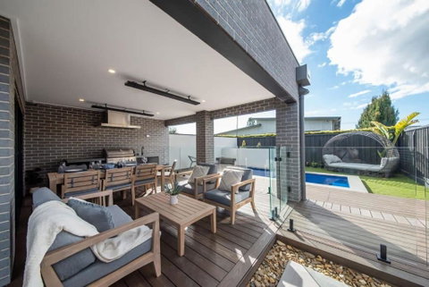 Casa De Praia Luxe Retreat With Heated Pool, Walk To Beach And Golf - Geraldton Accommodation 0