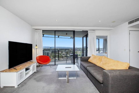 Central And Scenic Riverside Retreat At Surfers - Geraldton Accommodation 1