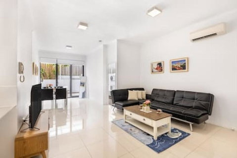 Central Of Toowong Neat Apt Near Station - Geraldton Accommodation 0