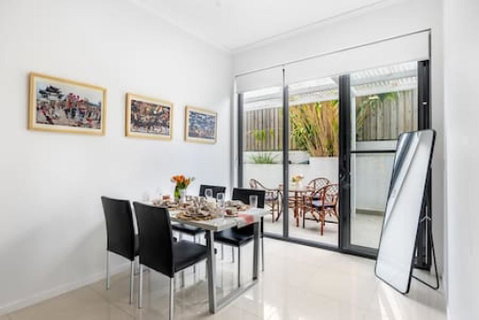 Central Of Toowong Neat Apt Near Station - Geraldton Accommodation 1