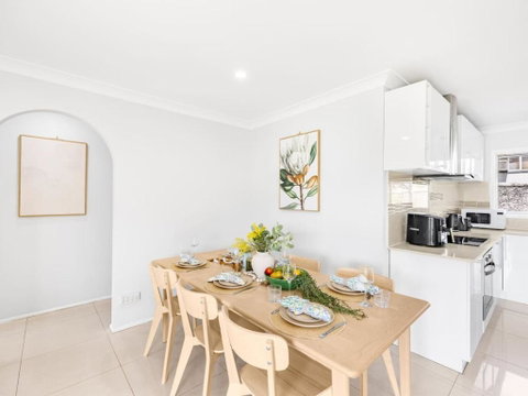 Central Sunnybank 4 Bedrooms Home, Family Friendly - Geraldton Accommodation 0