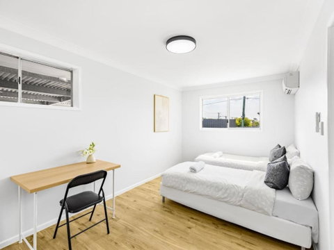 Central Sunnybank 4 Bedrooms Home, Family Friendly - Geraldton Accommodation 1
