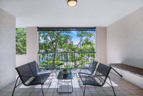 Centro At Toowong - Modern Spacious Living With Pool - Geraldton Accommodation 2