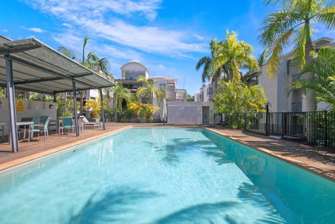 Centro At Toowong - Modern Spacious Living With Pool - Geraldton Accommodation 4