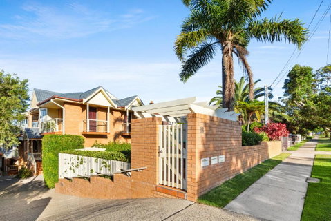 Charming 2-Bed Townhouse 5-Min From Beach - Geraldton Accommodation 3