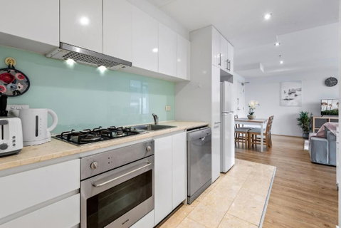 Central 2-Bed Apartment With Parking, Pool And Gym - Geraldton Accommodation 1