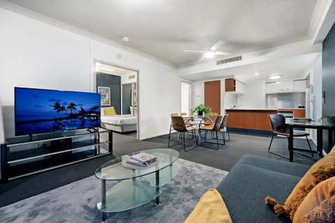 Chevron Renaissance - 2 Bedroom 1 Bathroom - LEVEL 24 OCEAN VIEWS - Self Contained & Privately Managed - Geraldton Accommodation 3