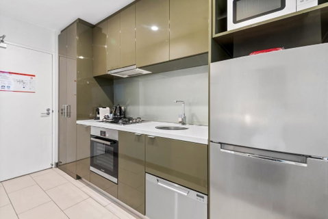 Chic 1-Bed Apartment In Heart Of Southbank - Geraldton Accommodation 4