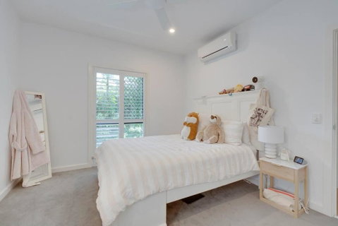 Christmas Special! Spacious 4-BR Family Oasis - Geraldton Accommodation 1