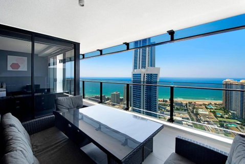 Circle On Cavill Level 33 Ocean Living - Coastal Letting - Geraldton Accommodation 3