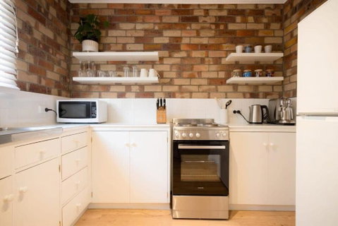 City Comfort: Near Hospital & City With Parking - Geraldton Accommodation 2
