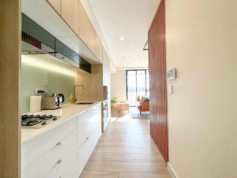 City Living Made Easy : 1 Bed Apt In Ashfield Heart - Geraldton Accommodation 1