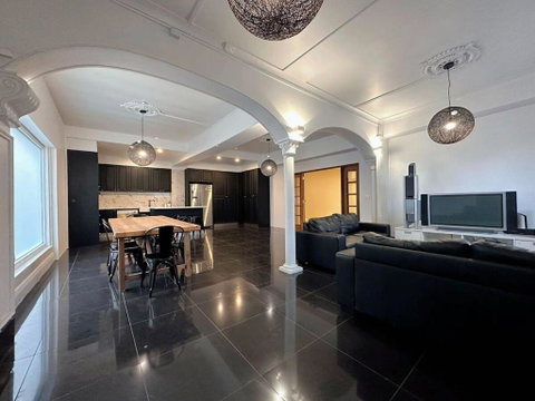 City Retreat For 8 With Spacious Rooms - Geraldton Accommodation 0